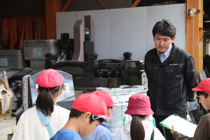 小学校一年生が工場見学に来てくれました